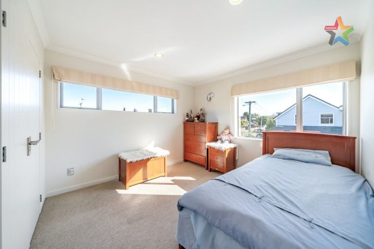 Photo of property in 60 Whites Line West, Woburn, Lower Hutt, 5010