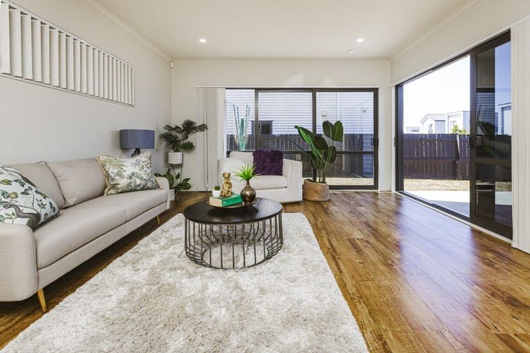 Photo of property in 6 Tapuwae Way, Mangere Bridge, Auckland, 2022