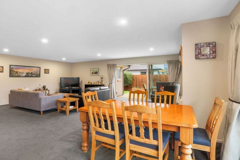 Photo of property in 16d Waitikiri Drive, Parklands, Christchurch, 8083