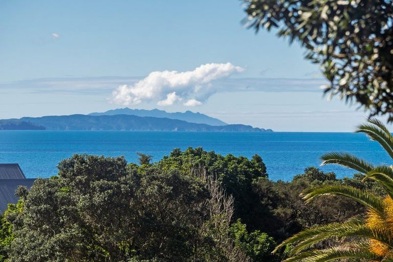 Photo of property in 18 Glenelg Road, Red Beach, 0932