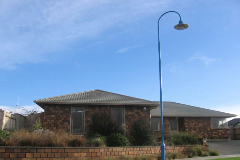 Photo of property in 11 Brookside Close, Highbury, Palmerston North, 4412