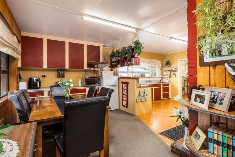 Photo of property in 16 Hughes Street, Waimate, 7924