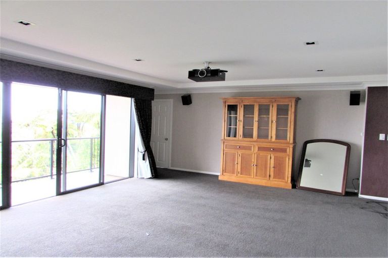 Photo of property in 38 Arahiwi Grove, Tirohanga, Lower Hutt, 5010