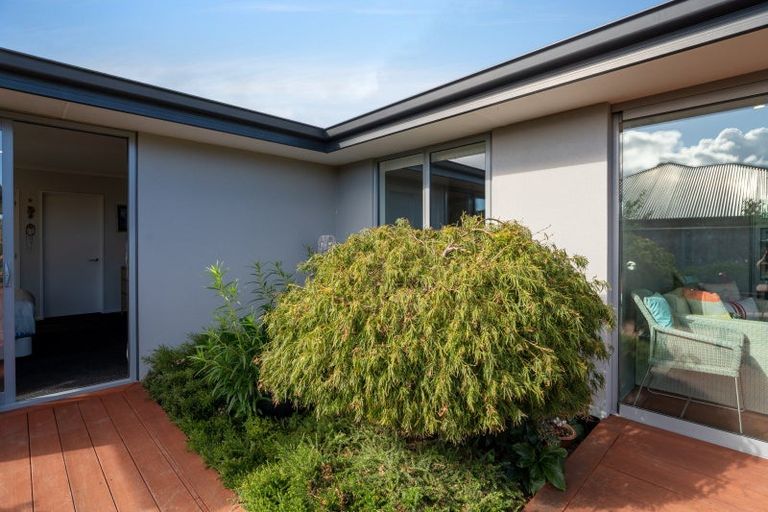 Photo of property in 16 Cupola Crescent, Richmond, 7020