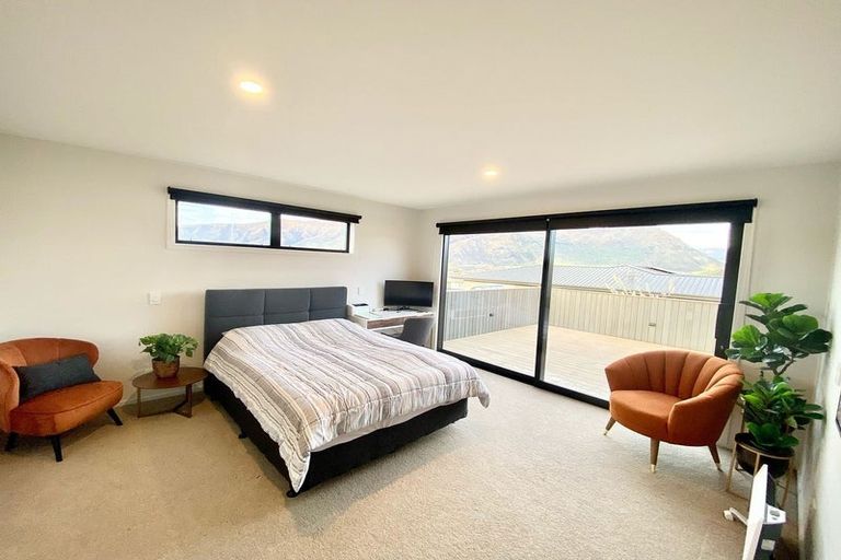 Photo of property in 35 Minaret Ridge, Wanaka, 9305