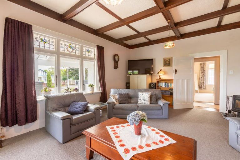 Photo of property in 16 Chamberlain Street, Dannevirke, 4930