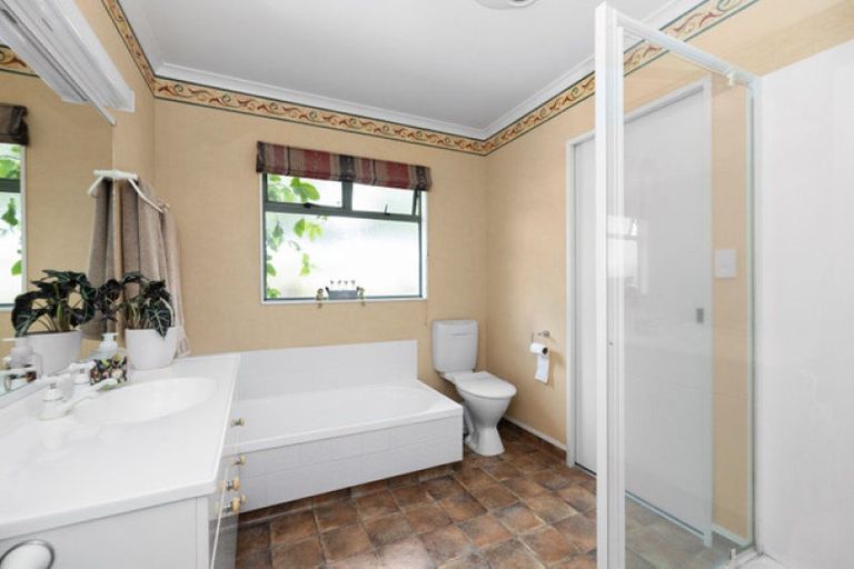 Photo of property in 10 Rosehill Way, Taradale, Napier, 4112