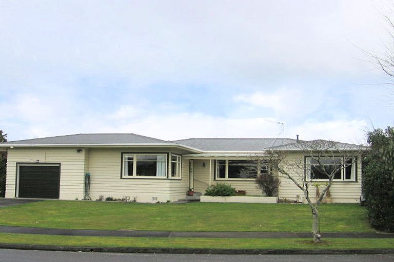 Photo of property in 9 Goodwyn Crescent, Hokowhitu, Palmerston North, 4410