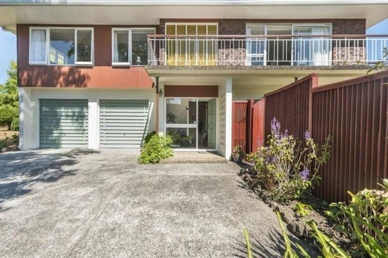 Photo of property in 19 Maxwelton Drive, Mairangi Bay, Auckland, 0630