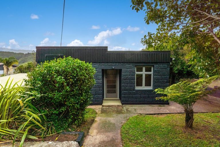 Photo of property in 54 Milton Terrace, Picton, 7220