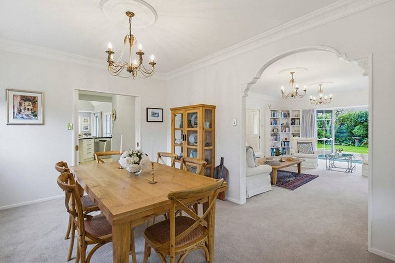 Photo of property in 5 Patterson Grove, Waikanae, 5036