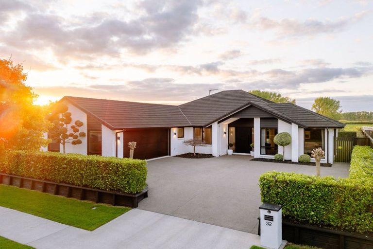 Photo of property in 32 Helen June Avenue, Flagstaff, Hamilton, 3210