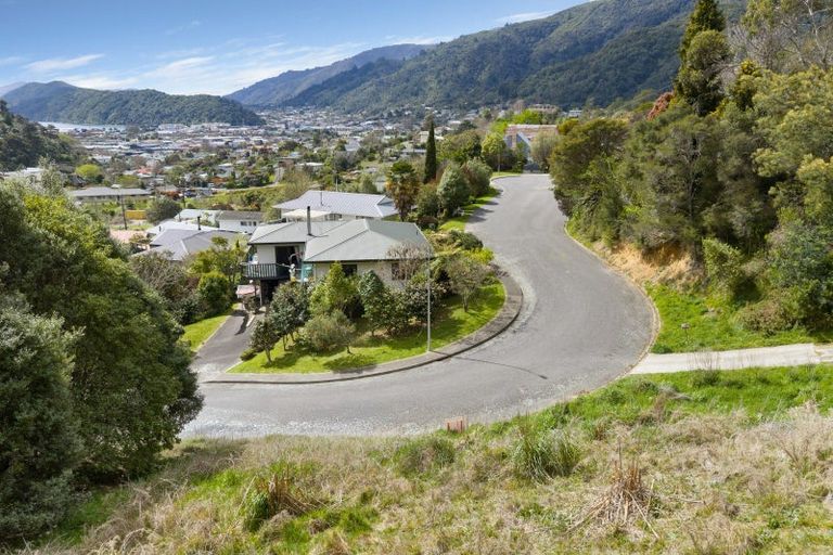 Photo of property in 16 Webster Place, Picton, 7220