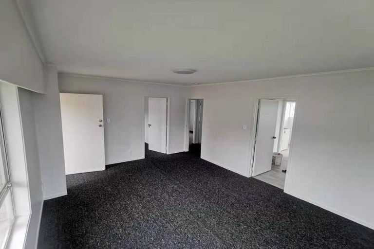 Photo of property in 1/178 Chivalry Road, Glenfield, Auckland, 0629