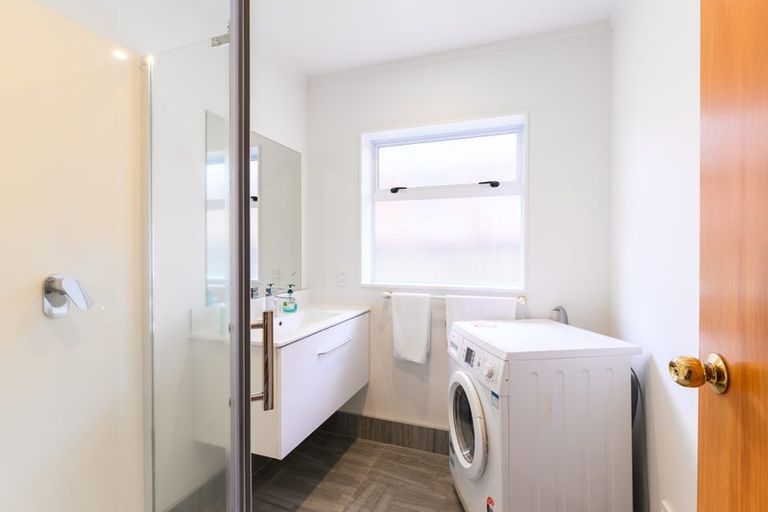 Photo of property in 2 Paramu Avenue, Birkdale, Auckland, 0626