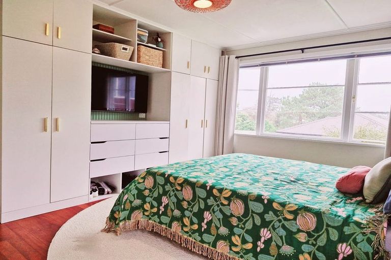 Photo of property in 53 Sunnyside Road, Sunnyvale, Auckland, 0612