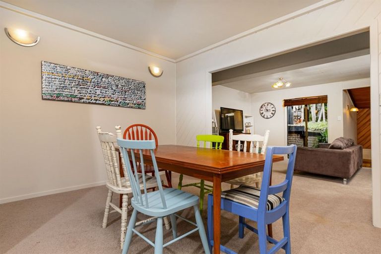 Photo of property in 812 West Coast Road, Oratia, Auckland, 0604