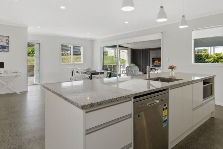 Photo of property in 47 Laly Haddon Place, Matakana, Warkworth, 0985