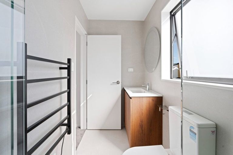 Photo of property in 4c Mahogany Street, Westgate, 0814