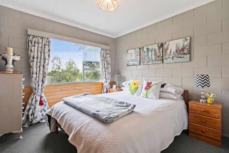 Photo of property in 2/195 Metcalfe Road, Ranui, Auckland, 0612