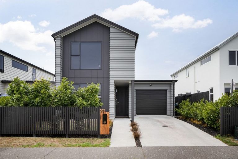 Photo of property in 98 Franks Way, Papamoa Beach, Papamoa, 3118