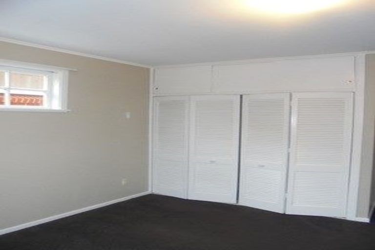 Photo of property in 17 Caribou Place, Kingston, Wellington, 6021