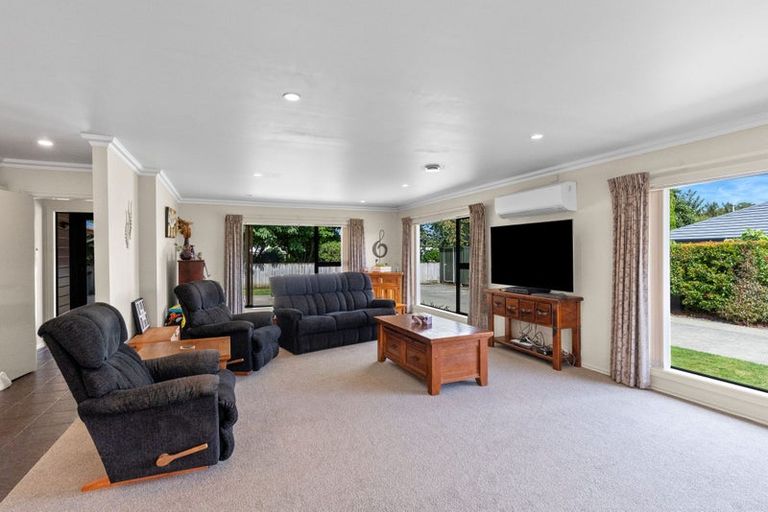 Photo of property in 10 Burnfield Way, Levin, 5510