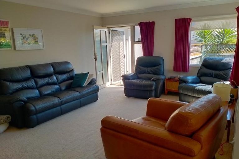 Photo of property in 2/68 Guppy Road, Greenmeadows, Napier, 4112