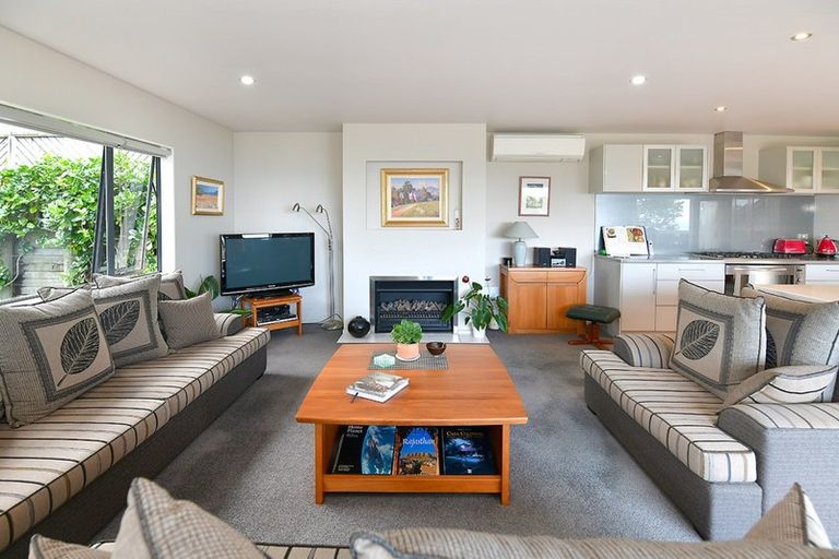 Photo of property in 246a Whangaparaoa Road, Red Beach, 0932