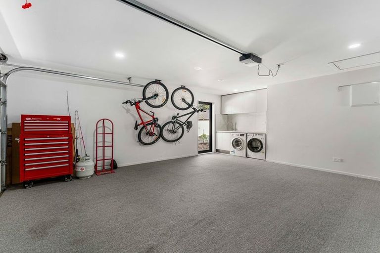 Photo of property in 111 Hillpark Drive, Pokeno, 2402