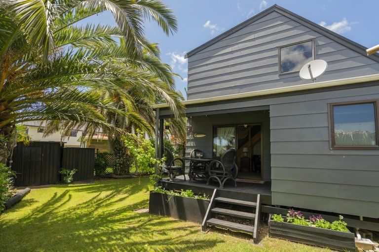 Photo of property in 5 Surf Street, Whitianga, 3510