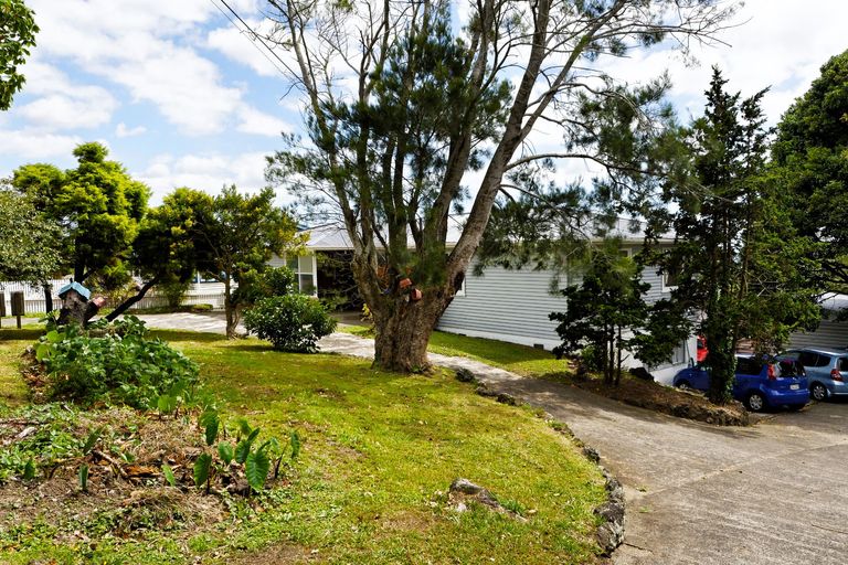 Photo of property in 61 West Coast Road, Glen Eden, Auckland, 0602