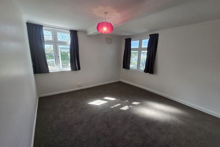 Photo of property in 106a The Parade, Island Bay, Wellington, 6023