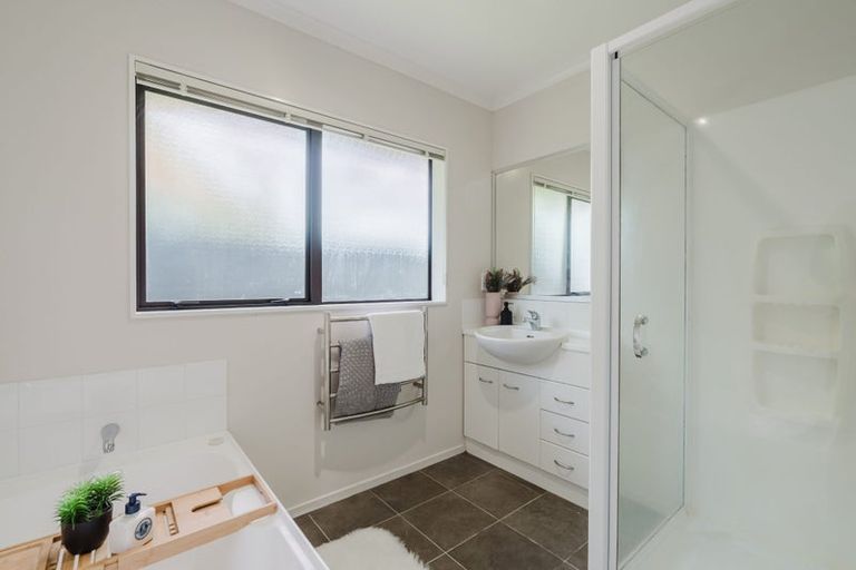 Photo of property in 17 Burgundy Court, Rototuna, Hamilton, 3210