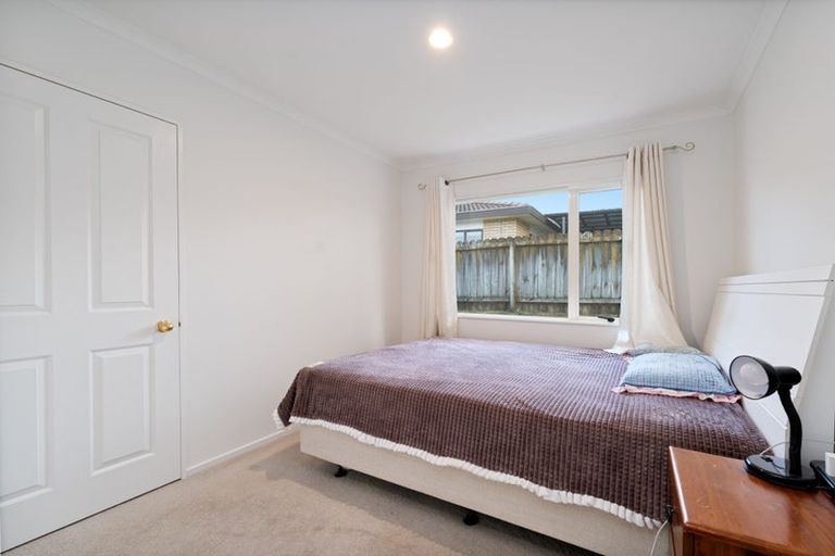 Photo of property in 17 Greenberry Drive, Ranui, Auckland, 0612