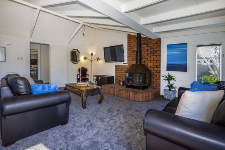 Photo of property in 20 Solander Place, Whitby, Porirua, 5024