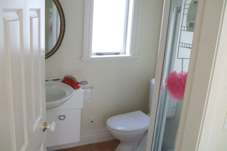 Photo of property in 12c Hobson Street, Thorndon, Wellington, 6011