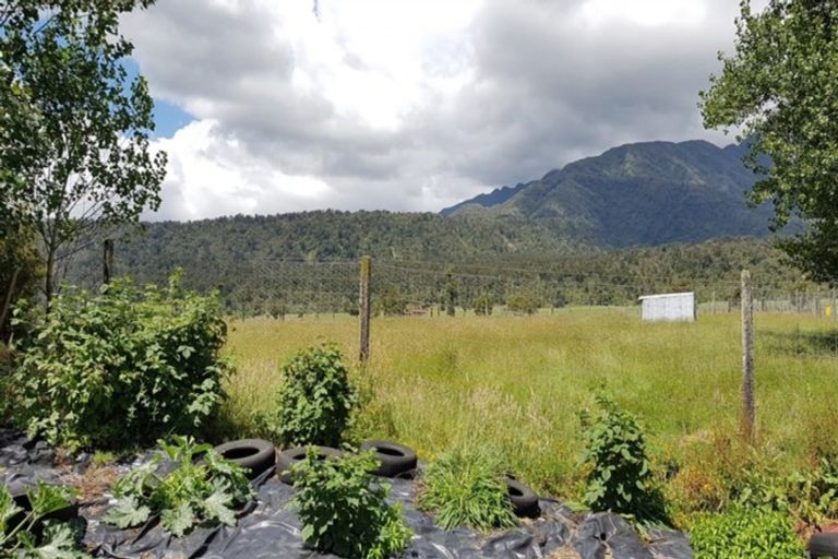 Photo of property in 1773a Whataroa Highway, Whataroa, 7886