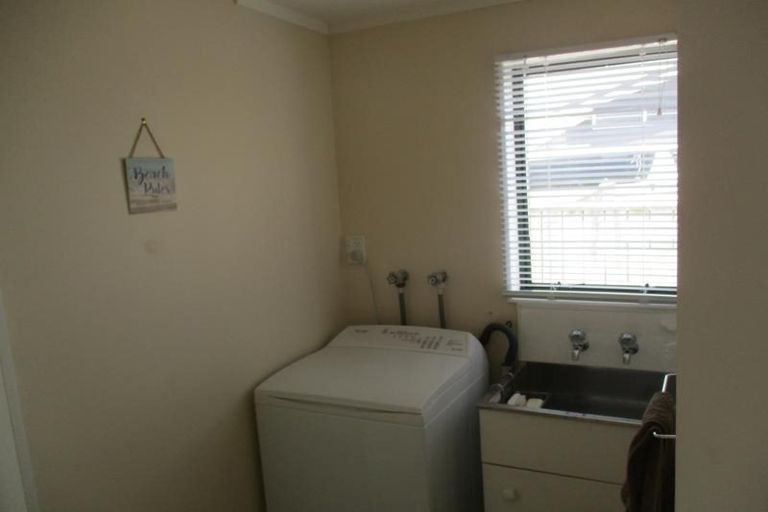 Photo of property in 4 Karaka Street, Otaki Beach, Otaki, 5512