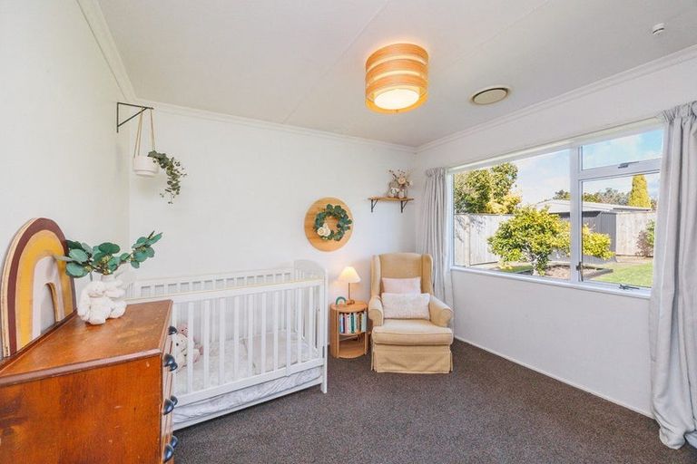 Photo of property in 4 Gladys Place, Kelvin Grove, Palmerston North, 4414