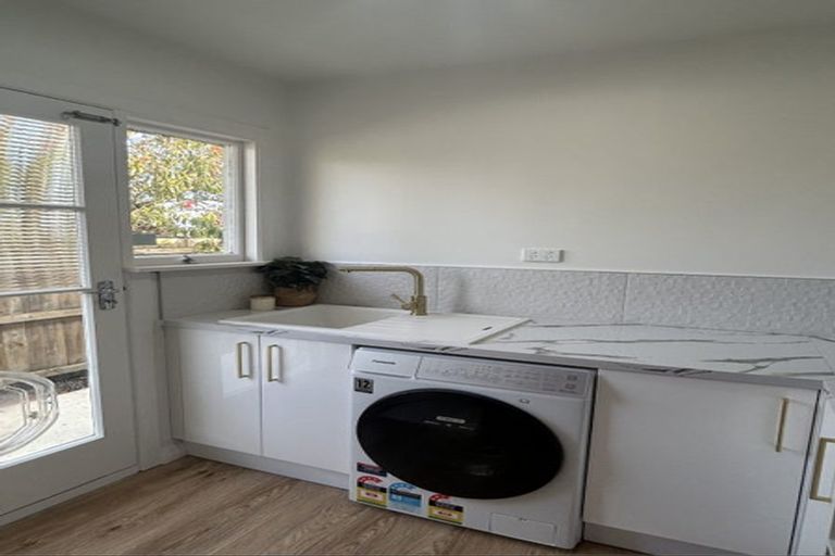 Photo of property in 6 Templetons Road, Hillmorton, Christchurch, 8025