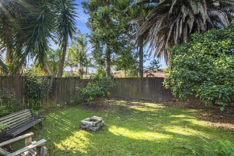 Photo of property in 5 Johnston Place, Welcome Bay, Tauranga, 3112