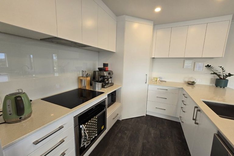 Photo of property in 10 Gaff Place, Whitby, Porirua, 5024