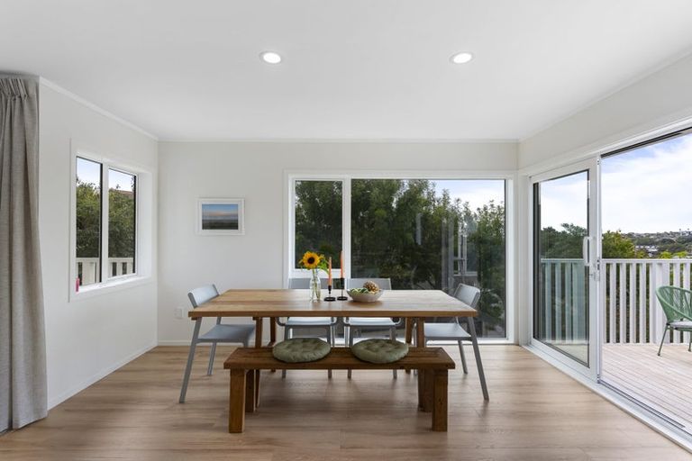 Photo of property in 2/37 Woodlands Crescent, Browns Bay, Auckland, 0630