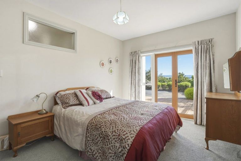 Photo of property in 19 Sandown Street, Waihola, Milton, 9073