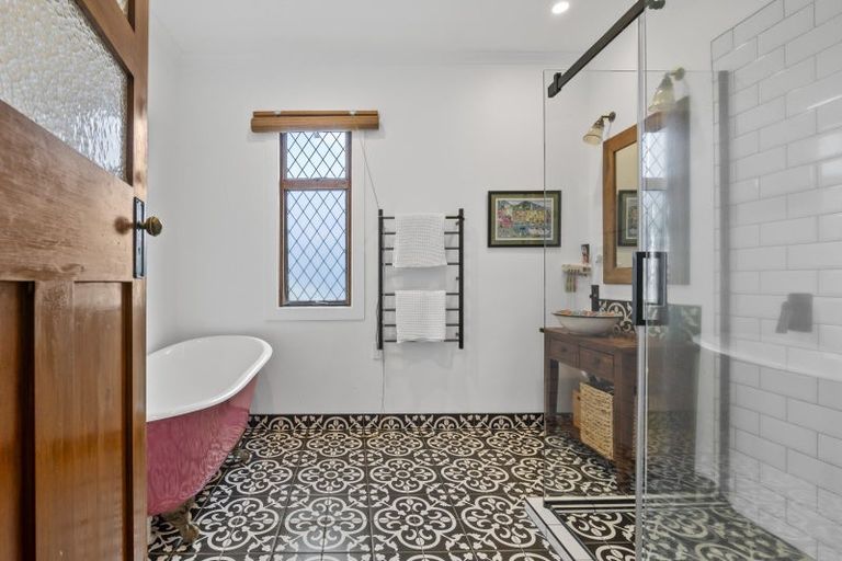 Photo of property in 33 Fitzroy Road, Fitzroy, New Plymouth, 4312