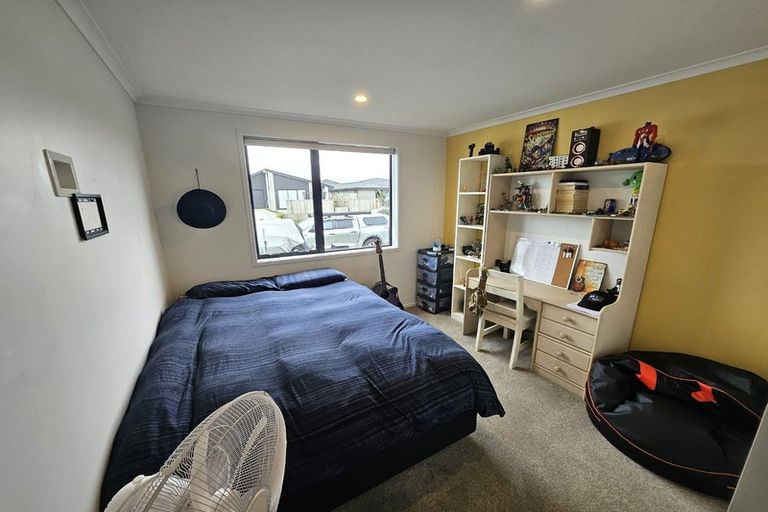 Photo of property in 2 Tiria Drive, Papamoa Beach, Papamoa, 3118