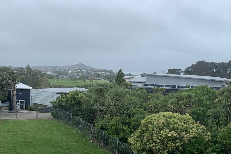 Photo of property in 1/20 Delshaw Avenue, Stanmore Bay, Whangaparaoa, 0932