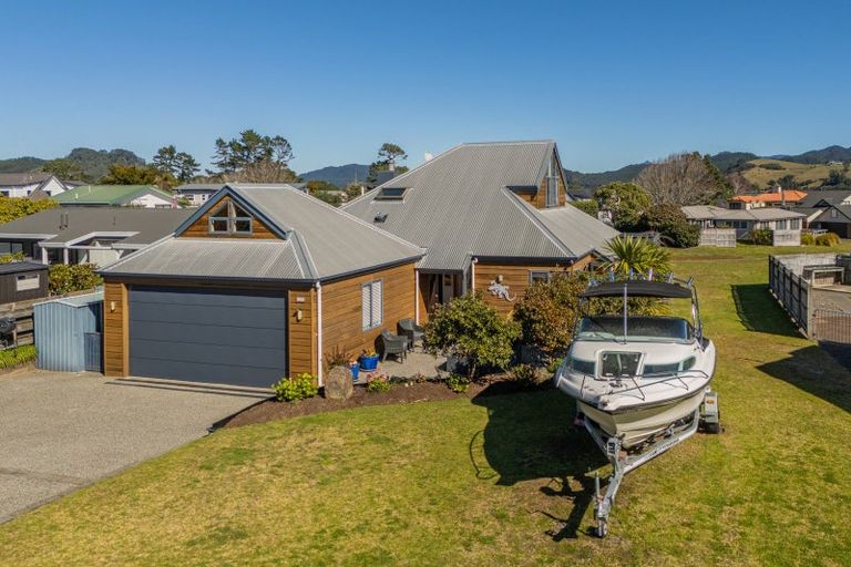 Photo of property in 29 Pleasant Place, Pauanui, Hikuai, 3579