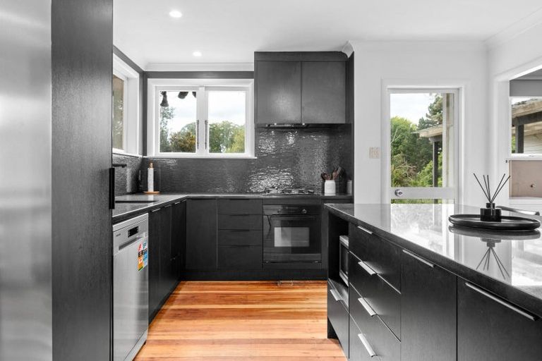 Photo of property in 10 Cleveland Street, Bader, Hamilton, 3206